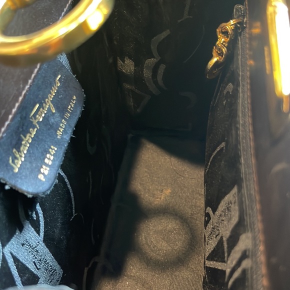 Salvatore Ferragamo Gancini Brown Leather Shoulder Bag P21 | RARE COLOR! - Picture 14 of 16